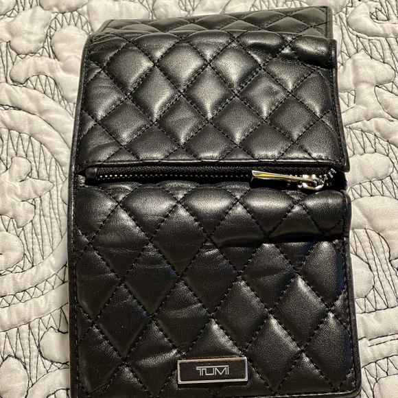 EUC Black TUMI RFD Travel Wallet - Picture 4 of 6